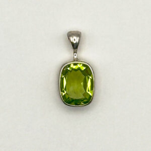 Home crystals peridot oval drop pendant 1 Pur Crystal Peridot, Faceted Rectangle Gemstone, Pendant, 1g - 2.5g