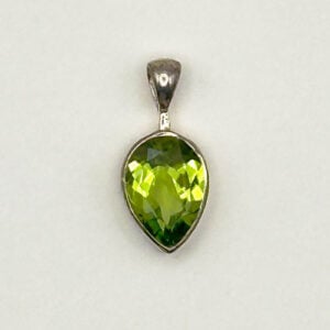 Home crystals peridot tear drop pendant Pur Crystal Peridot, Faceted Teardrop Gemstone, Pendant, 1g - 2.5g